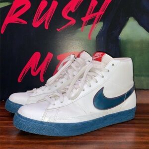 Nike White and Dark Blue High-Tops